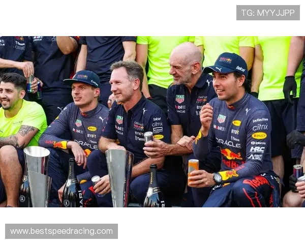 霍纳离职红牛,传闻或携维斯塔潘加盟阿斯顿马丁